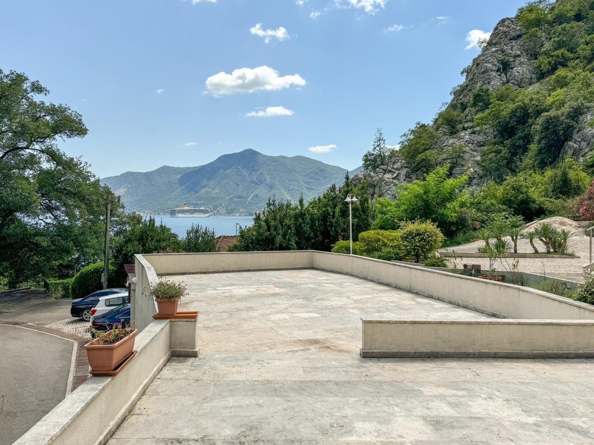 Olea Apartments Orahovac Cattaro Esterno foto